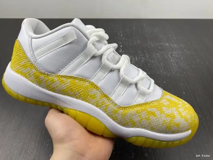 1st Kicks Shoes Snakeskin Air Jordan Low Yellow WMNS AH7860-107 11 0518